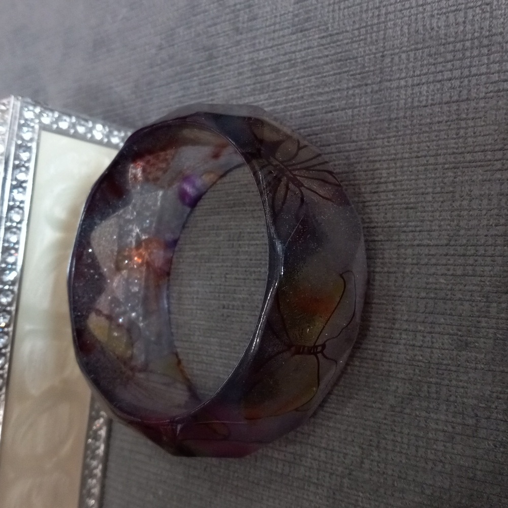 Vintage Chunky Lucite Faceted Resin Bangle Silver Glitter Multicolor Butterfly - Picture 6 of 13